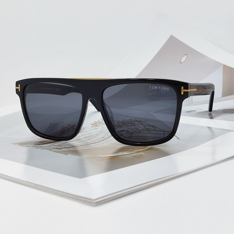 1451 - ���� TOM FORD �����