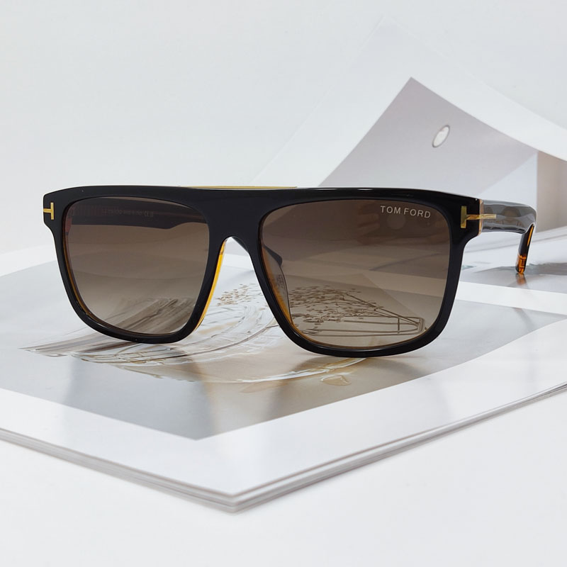 1452 - ���� TOM FORD �����