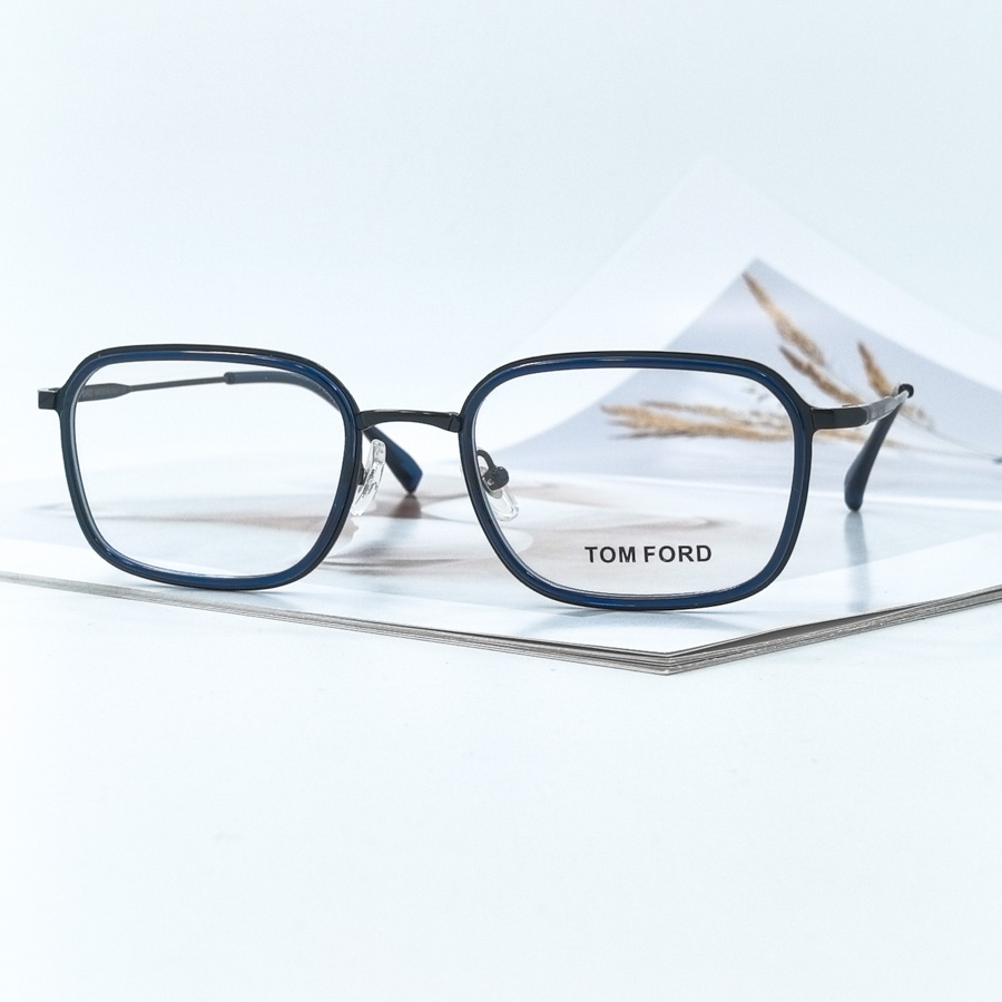 1688 - ���� TOM FORD �����
