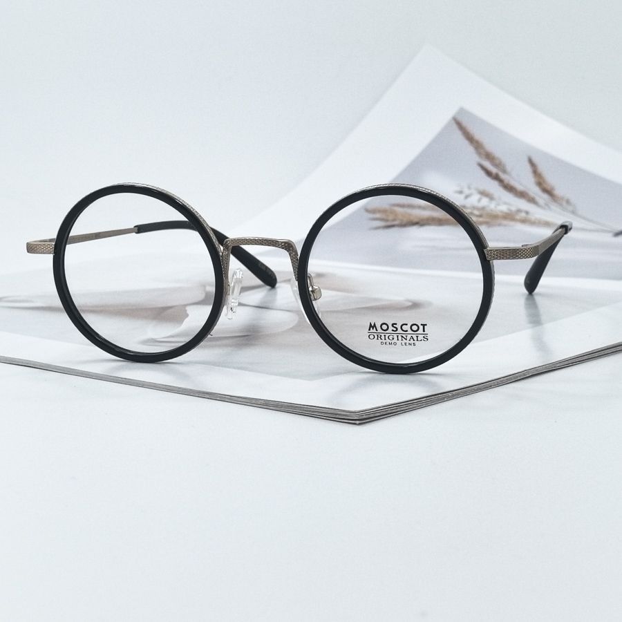 1694 - ���� MOSCOT �����