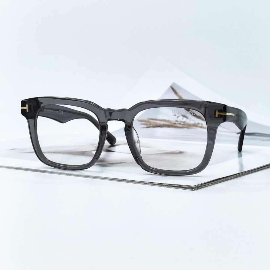 1732 - ���� TOM FORD �����
