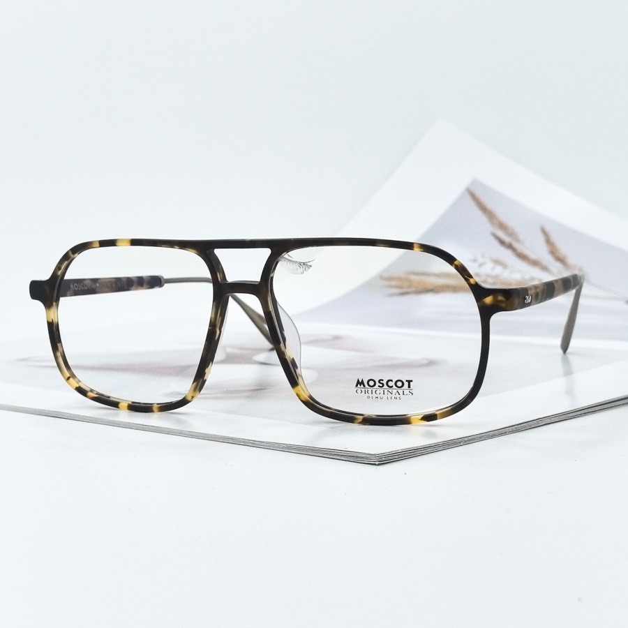 1762 - ���� MOSCOT �����