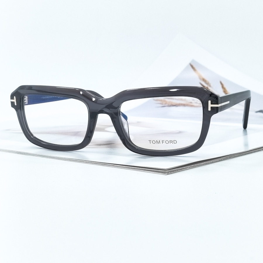 1798 - ���� TOM FORD �����